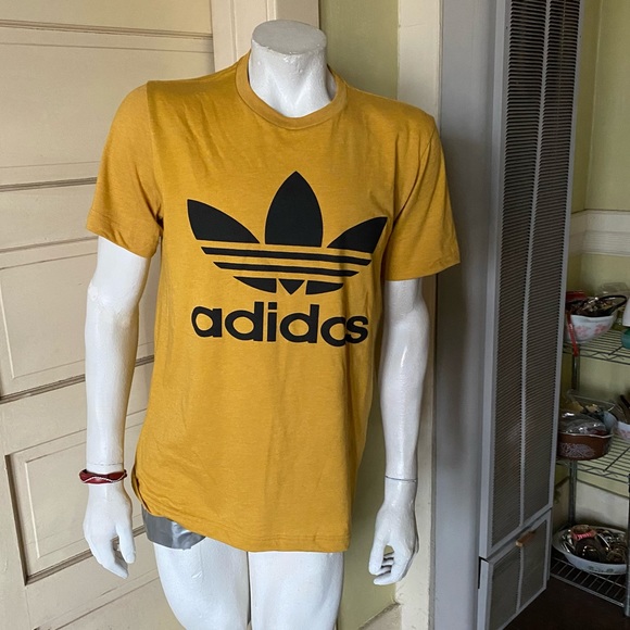 Adidas tee - Picture 2 of 6
